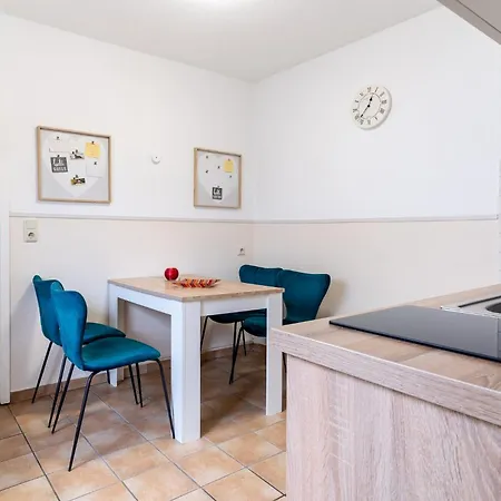 Leona Haus Laffina Apartment Busum