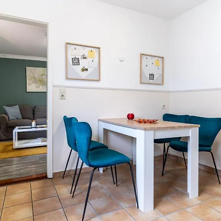 Leona Haus Laffina Διαμέρισμα